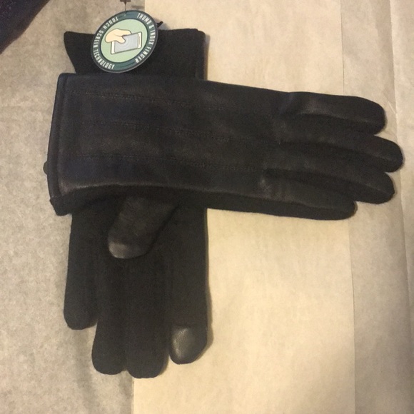 Adrienne Vittadini Accessories - Adrienne Vittadini Leather Gloves